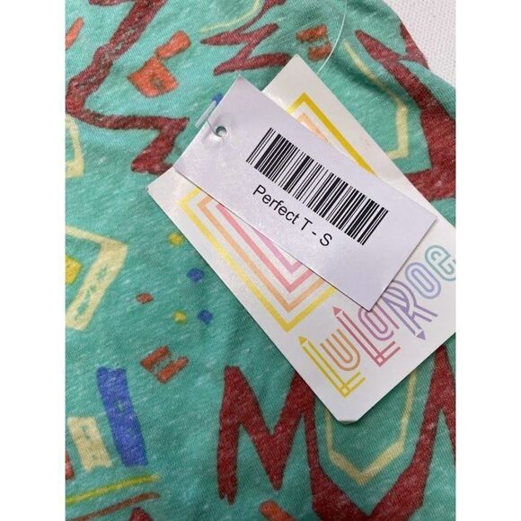 LuLaRoe Perfect T Green‎ Soft Squiggles 90's Top Small NEW - Picture 4 of 5